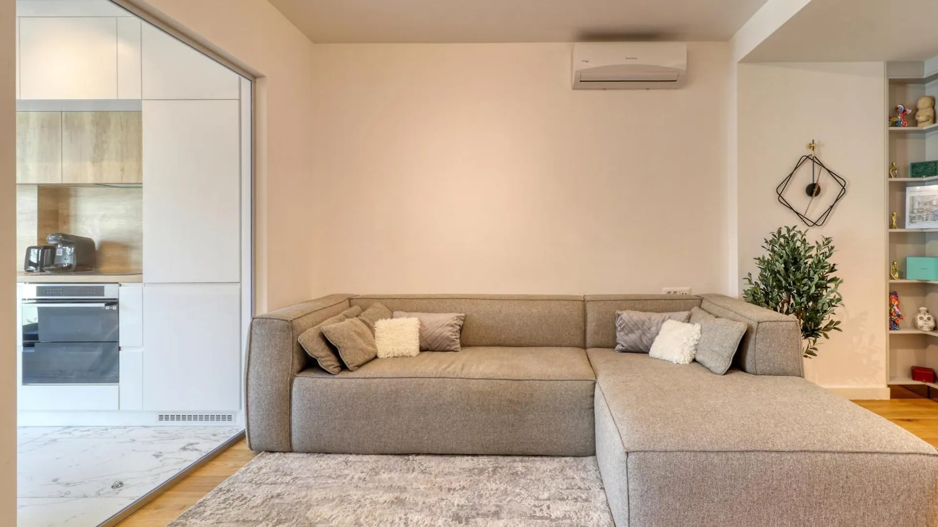 Central Modern Gem Bucharest Apartment